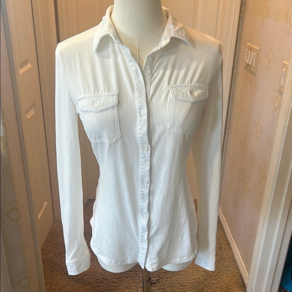 Timing Women's Classic White Button-Down Shirt